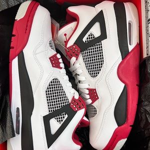Brand New in Box w/ Tags: 2012 Air Jordan Retro 4 “OG fire red” size 9.5 US Men